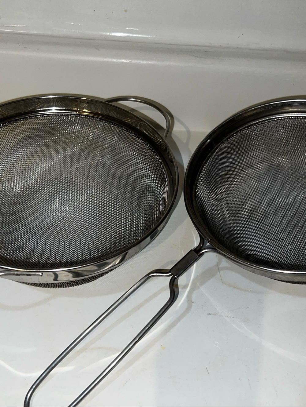 Assorted Kitchen Utensils - Picture 4 of 16